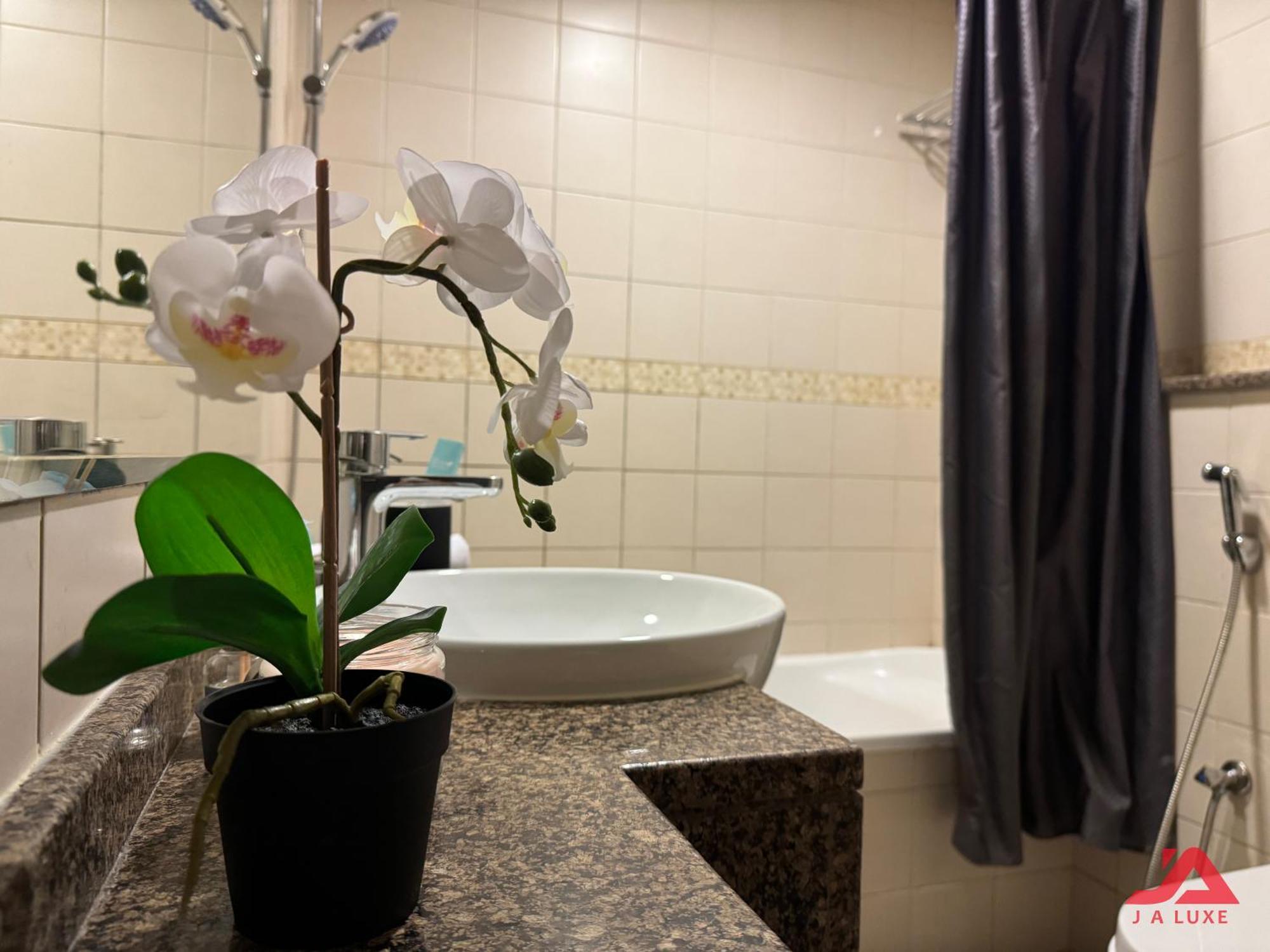 Cozy Marina & Sea View Apt In Bay Central Tower Dubai Marina With Modern Gym & Pool, Steps To Beach & Metro Экстерьер фото